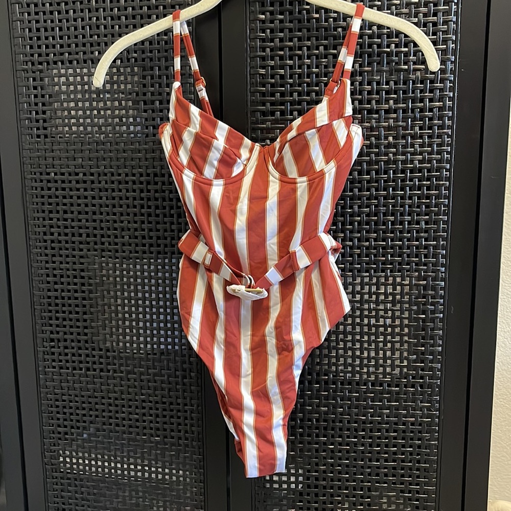 WeWoreWhat Danielle One Piece in Burnt Henna Stripe, size XS